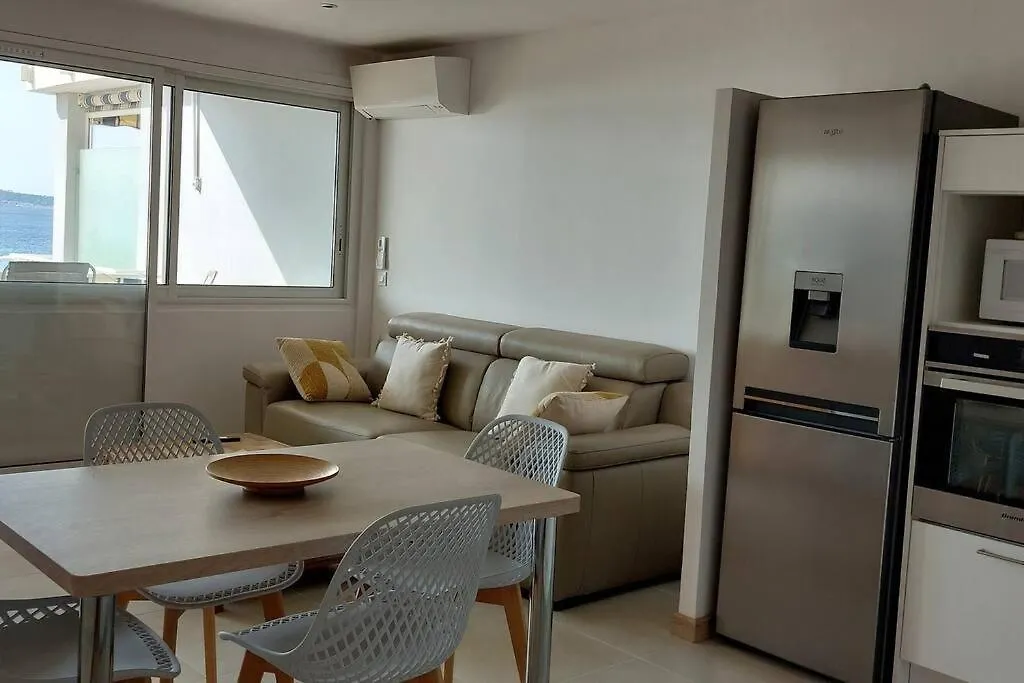 Front De Mer - Emplacement Prise Au Calme - T2 Moderne Et Entierement Climatise - Tout A Pieds Sanary-sur-Mer France